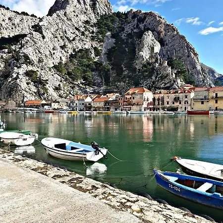 Emmi Nemira * Omiš